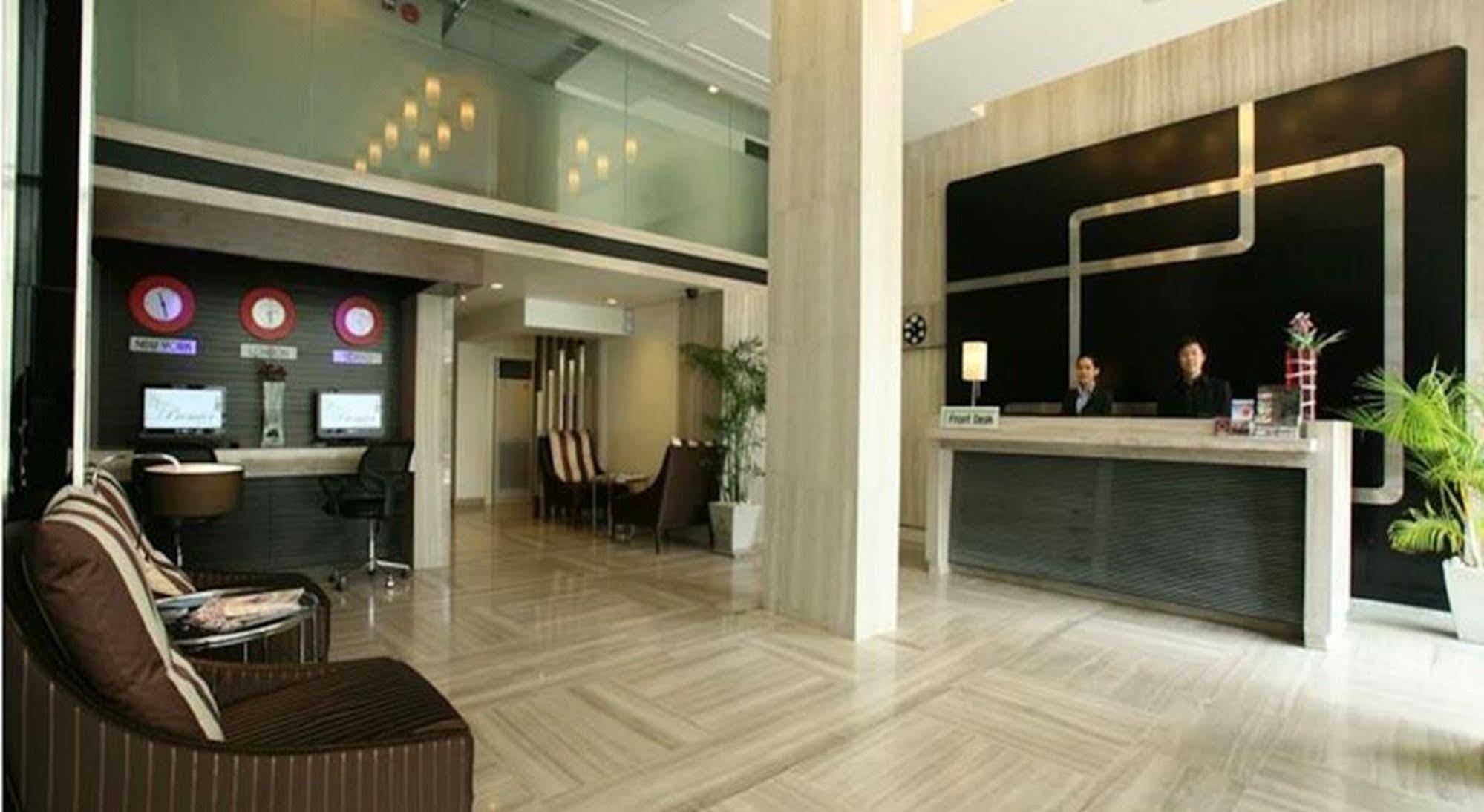 Fx Hotel Metrolink Makkasan Bangkok Exterior foto